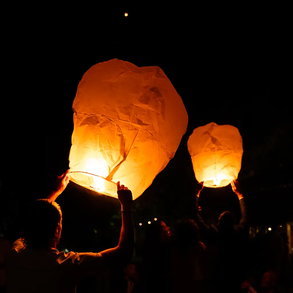 White flying lantern