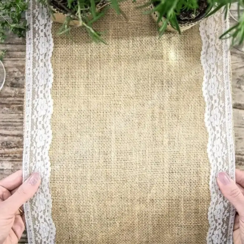 Burlap table runner 2m75