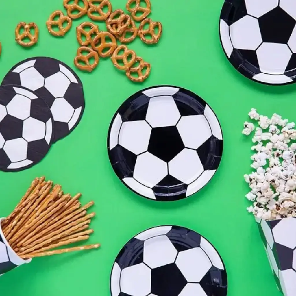 Round paper plate Football ø18cm (Set of 6)