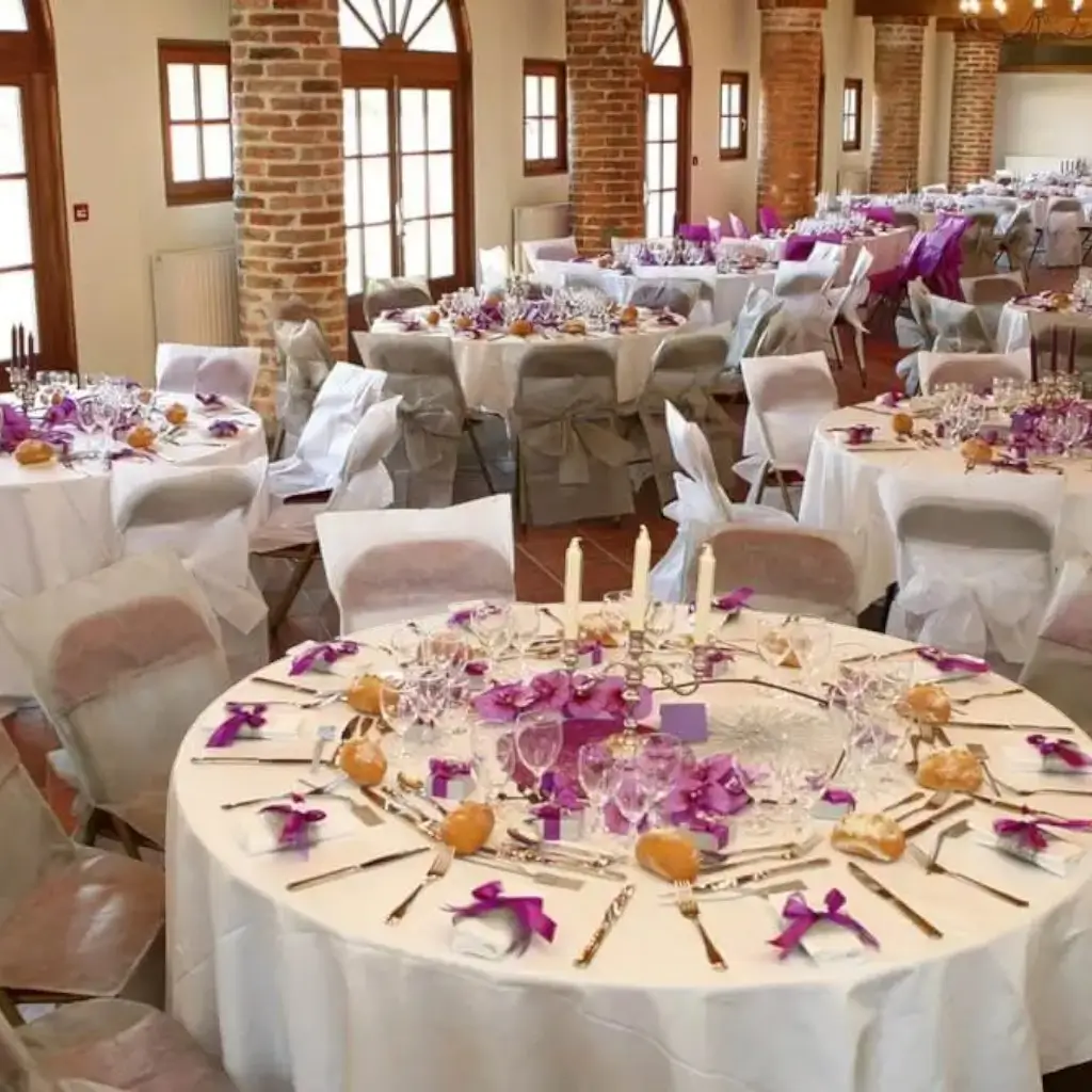 Round white non-woven tablecloth ø240cm