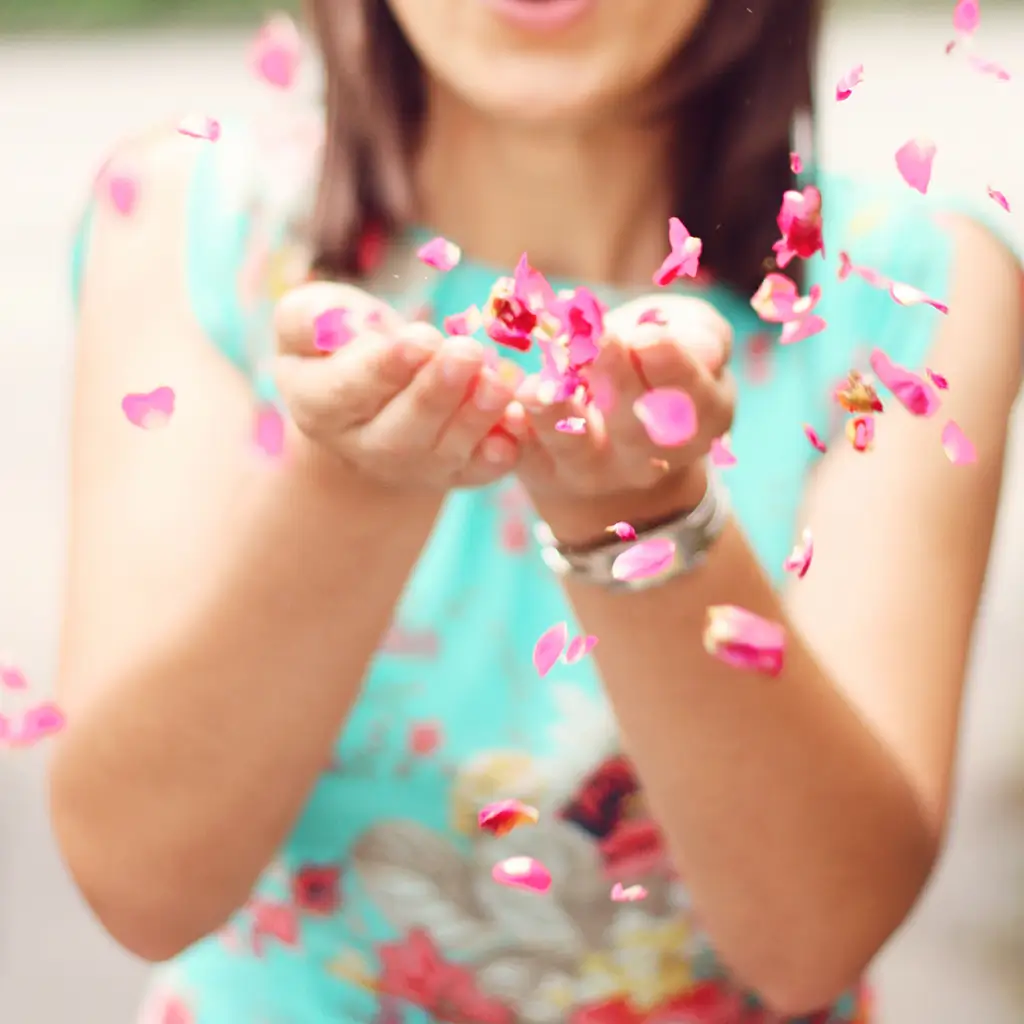 Confetti gun 80cm pink petals white