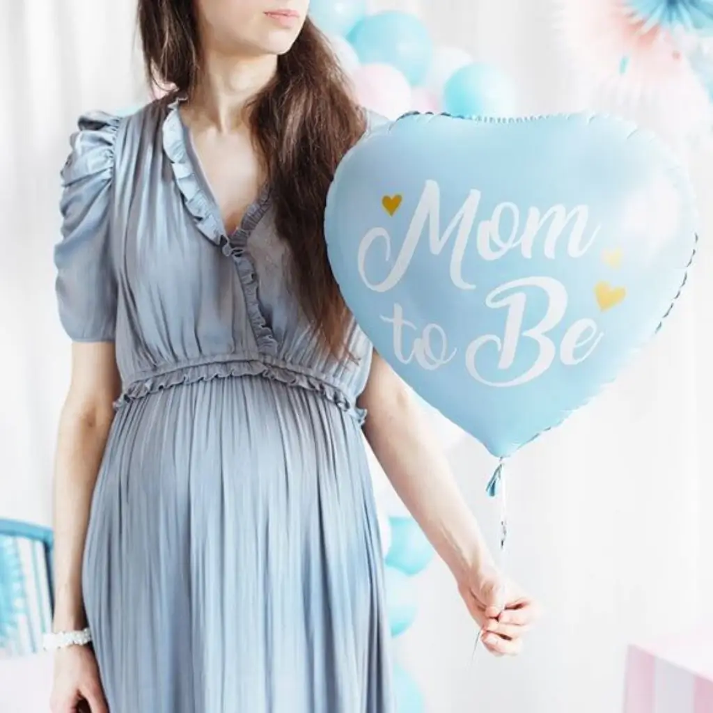 Mom to Be" Blue Heart Aluminium Balloon - 35cm