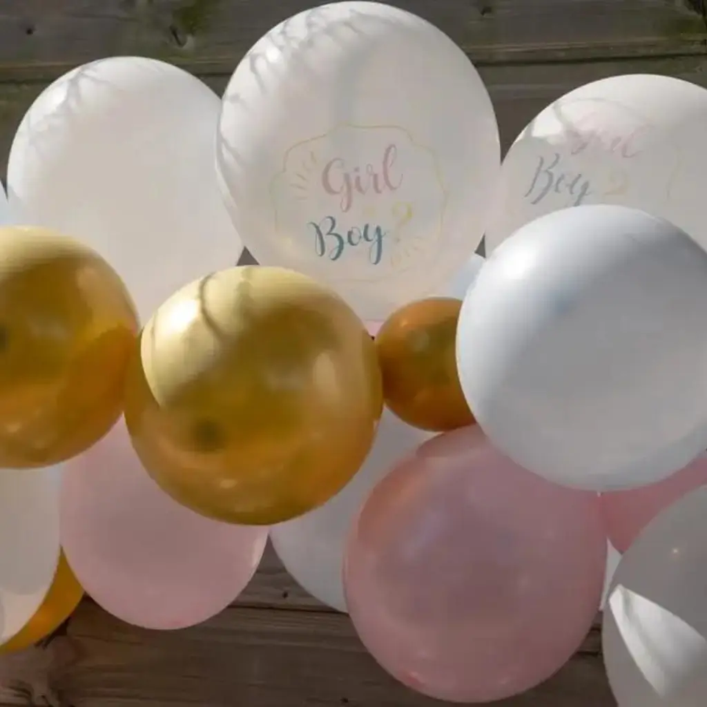 Girl or boy balloon arch