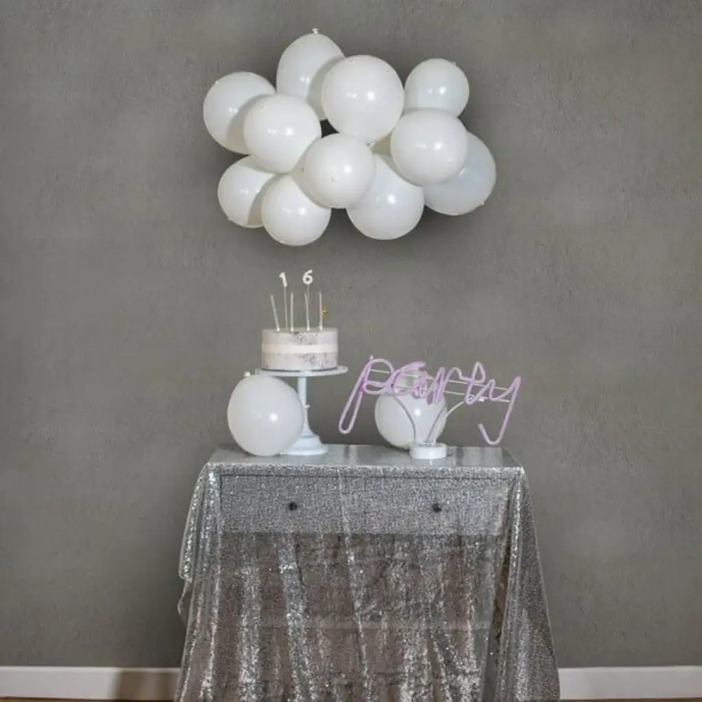 Illooms® LED Latex Balloons - White