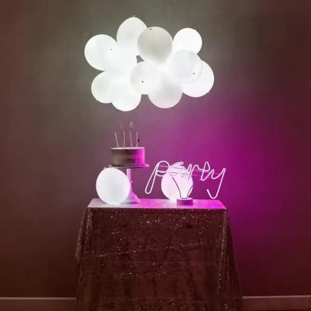 Illooms® LED Latex Balloons - White