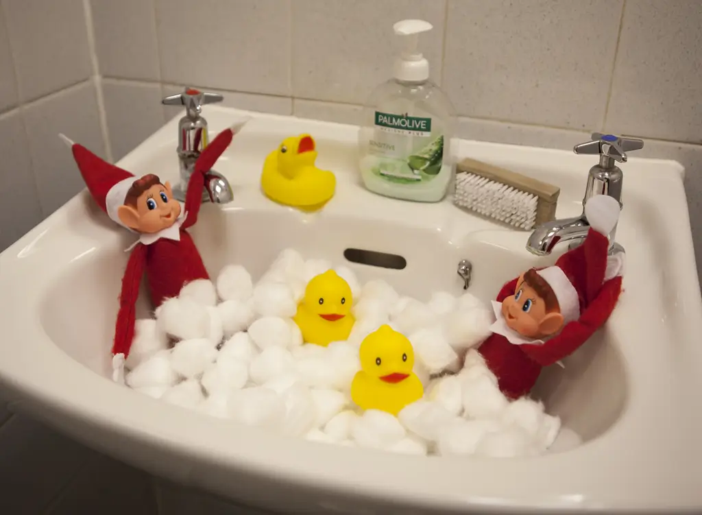 Christmas prankster elves for boys and girls (Set of 2)