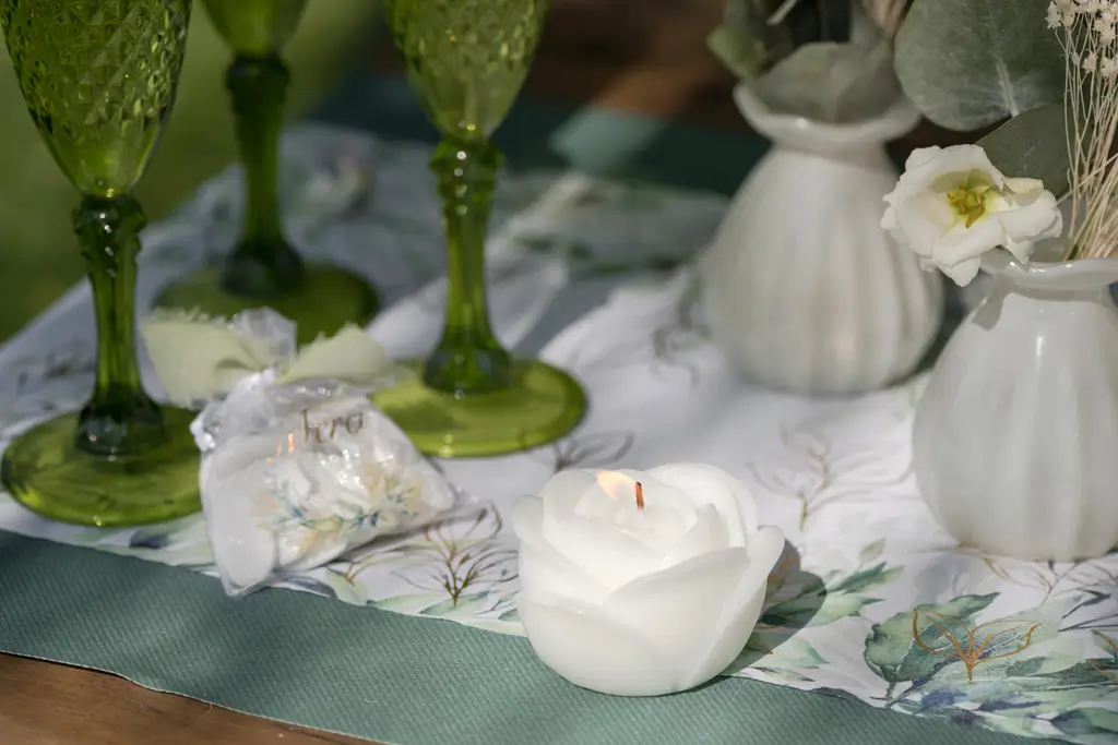 Rose sculpted flower candle - White