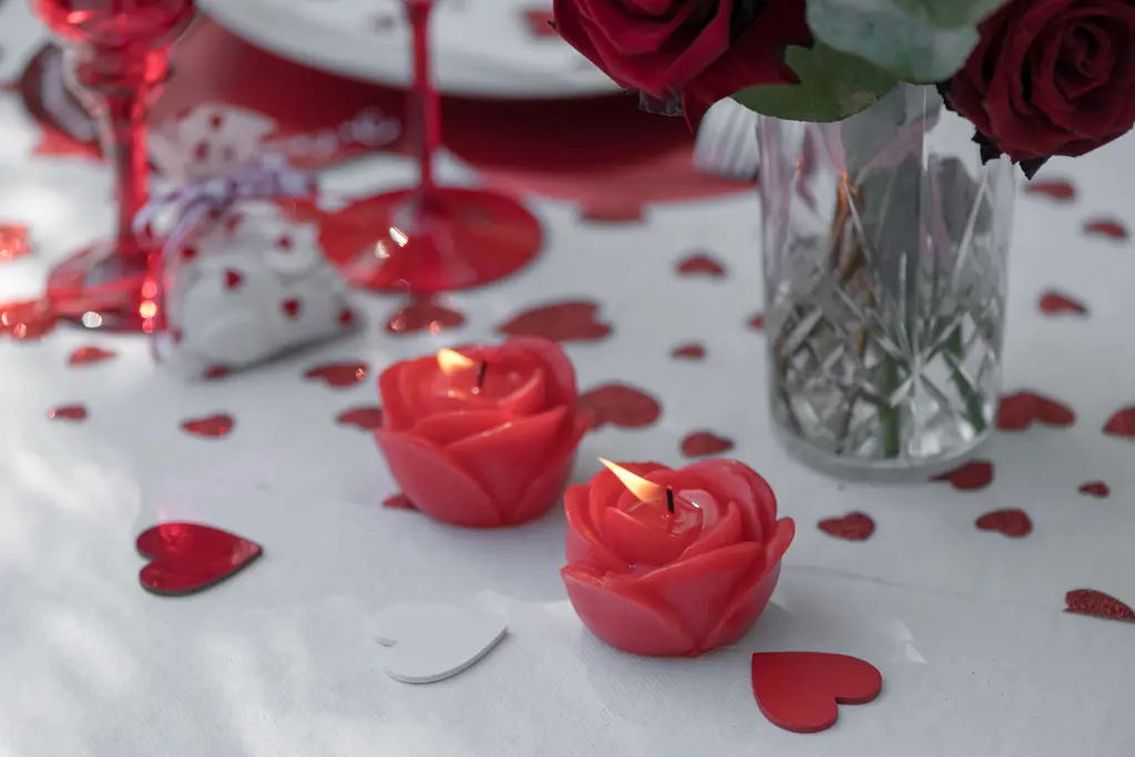 Rose sculpted flower candle - Red