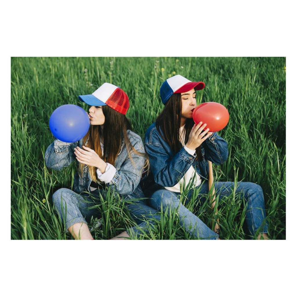 100 blue, white and red balloons 30 cm