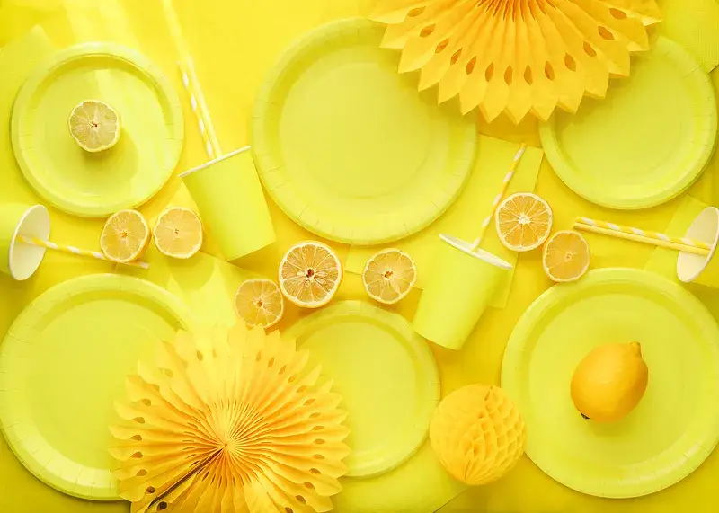 10 yellow and white striped paper straws