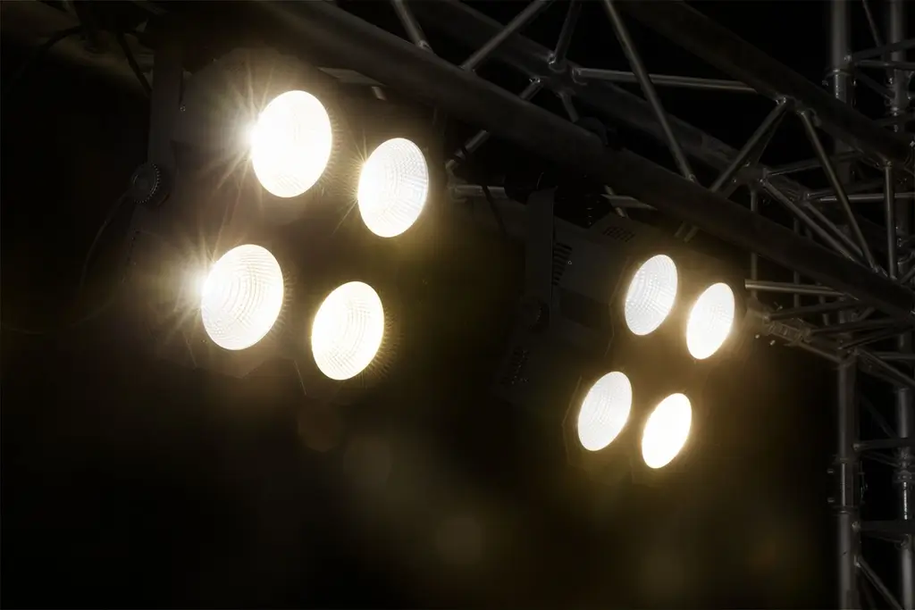 4 x 50 W COB LED stage floodlight, warm white - SB400 - beamZ