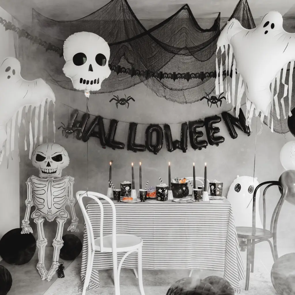 Ghost Aluminium Balloon with Fringes, 93 x 86 cm – Halloween Decoration