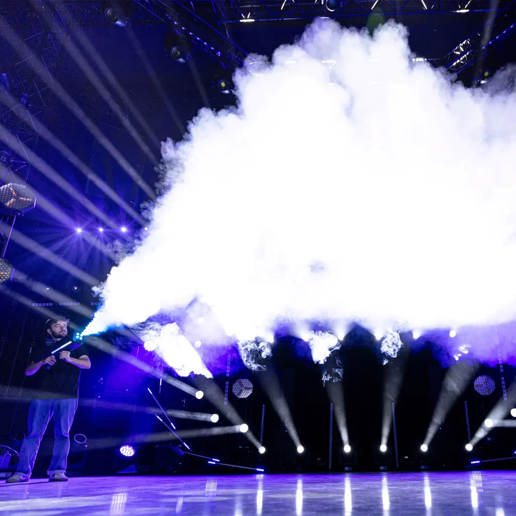 1500 W portable battery-powered smoke machine with RGB LEDs – Mac Mah